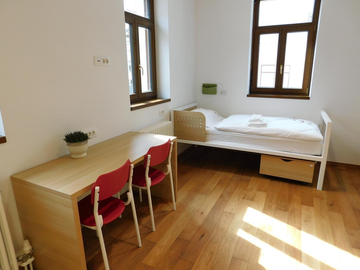 Hostel Bearlog โคตเชวิเย ภายนอก รูปภาพ