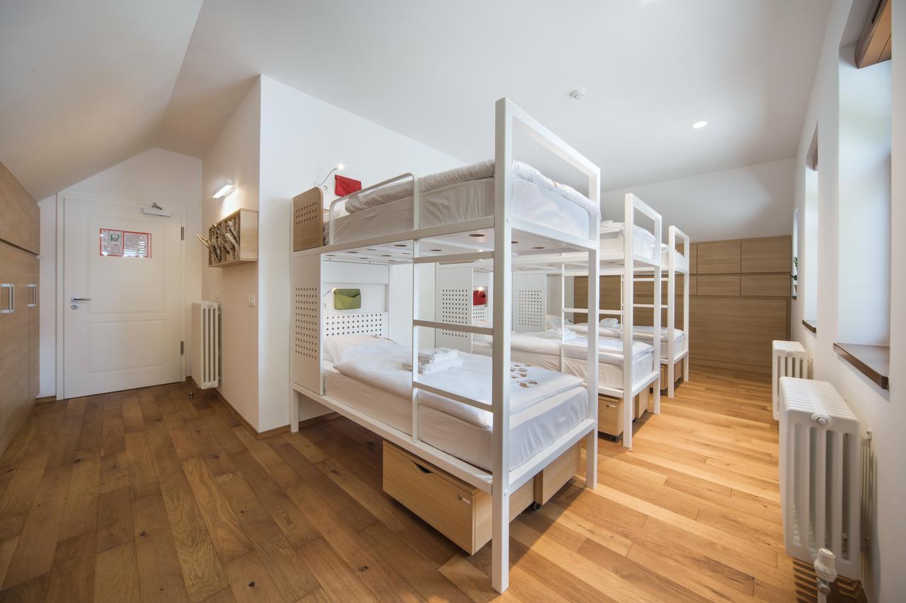 Hostel Bearlog โคตเชวิเย ภายนอก รูปภาพ